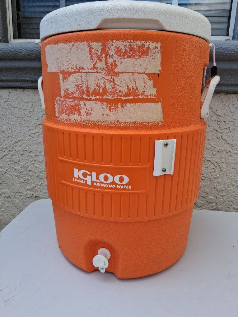 Igloo 10 Gallon Seat Top Cooler