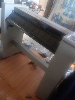 Huge printer for clothes, business signs and even bill boards