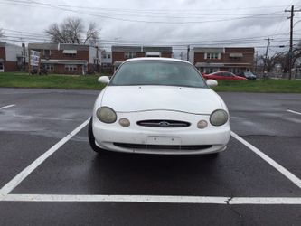 1999 Ford Taurus