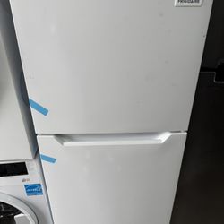 frigidaire white 24 inches refrigerator new 