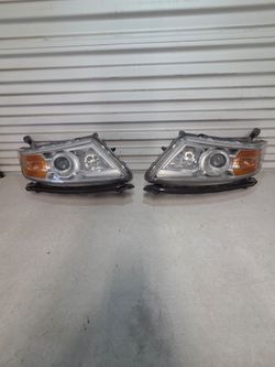 2011 to 2017 Honda Odyssey headlights