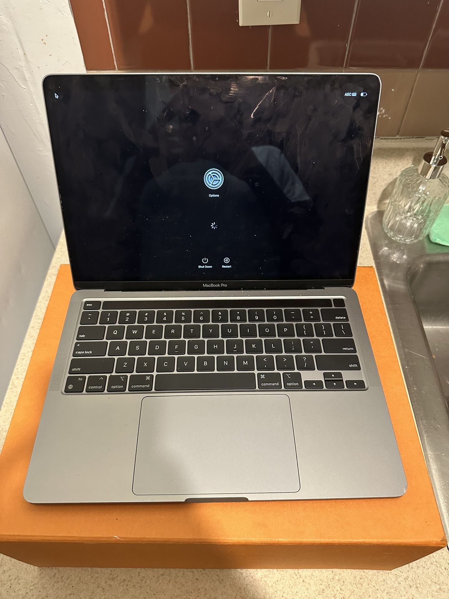 MacBook Pro M1 Touch Bar 13-inch 2020 LOCKED LOCKED 