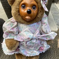 Raikes Bear, Sophie
