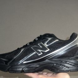 Black Nike NB 