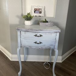 Accent Table/Sewing table