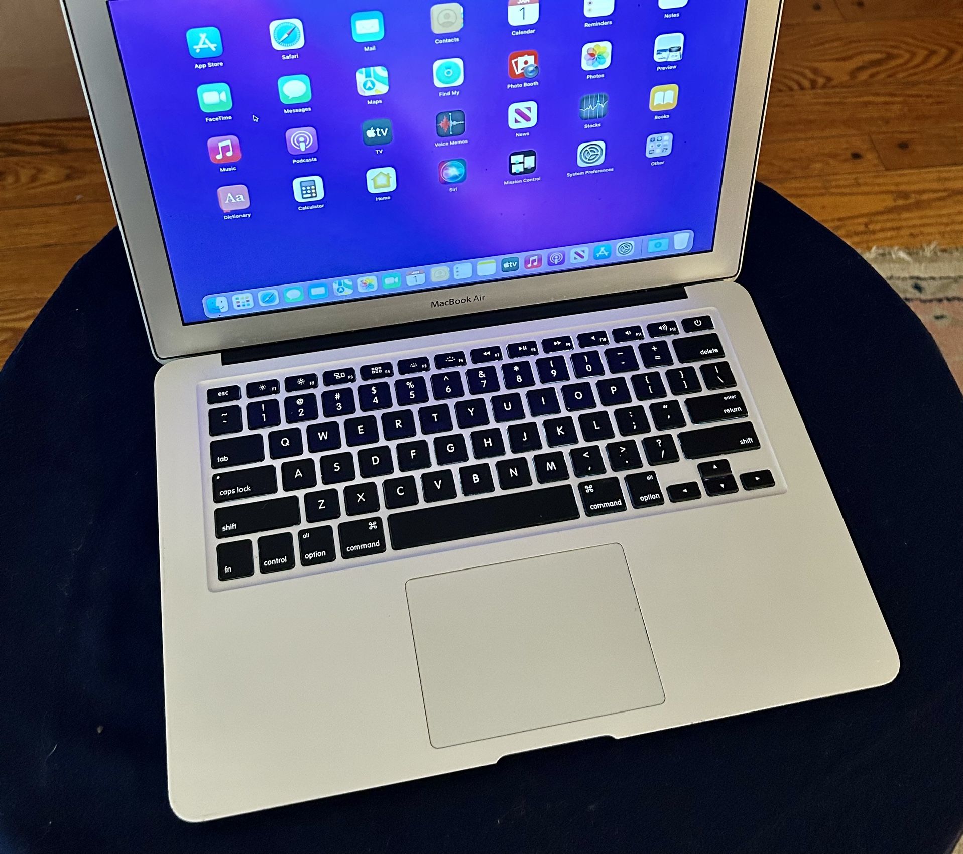 Apple MacBook Air 13” I5/8GB/256GB SSD $180