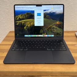 MacBook Air 2022 M2 8 GB