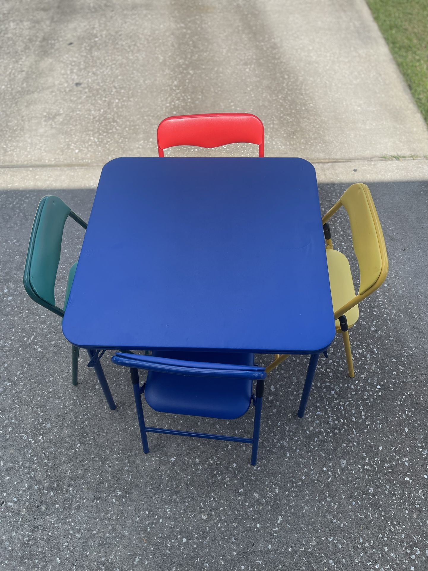 Little kids Table And chairs