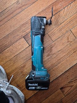 Makita 18V LXT Lithium-Ion Cordless Oscillating multi tool