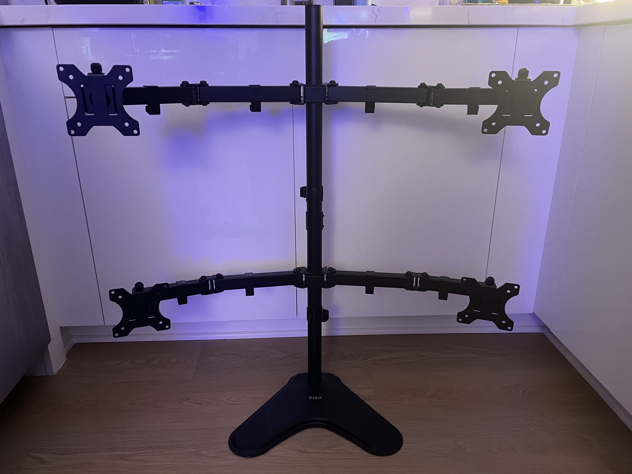 VIVO Quad 13 to 30 inch Monitor Free-Standing Mount, LIKE NEW