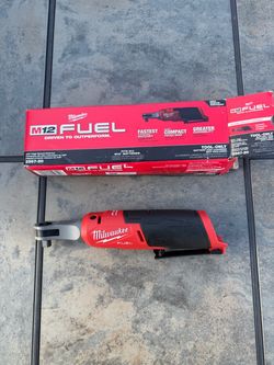 3/8" High Speed Ratchet FUEL Milwaukee M12