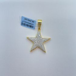New 10k Solid Gold Diamond Star Pendant 