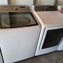 Like New 2020 Samsung Large Capacity 5.0cu Ft Top Load Washer With Stainless Steel Tub And Gas Dryer Set 