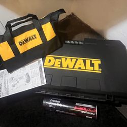 Dewalt 20 Volt Grease Gun Set and Dewalt Impact Driver Set