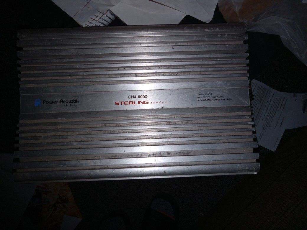 Power ACcoustiic 4 Channel 600 Watt Amplifier