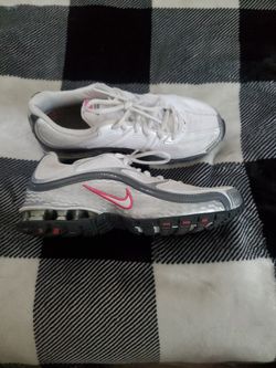 Nike Reax
