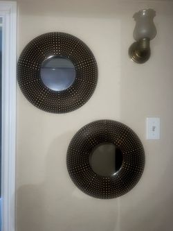 Set of 2 Round Decorative Wall Mirrors
