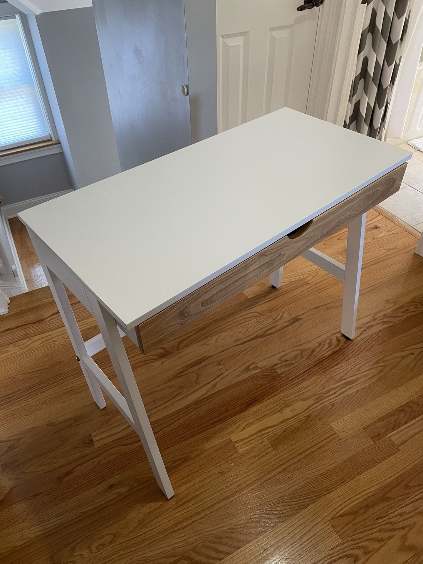 Computer desk