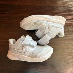 Nike Star Runner Shoes Size 3c