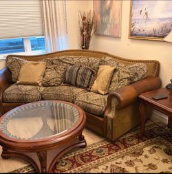 BEAUTIFUL DAMASK UPHOLSTERED SOFA