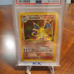 Charizard Base Set PSA 8 