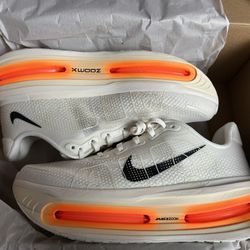 Nike Vomero premium sail Coconut Milk