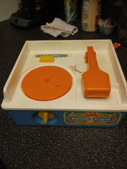 FISHER PRICE RECORD PLAYER MUSIC BOX WORKS