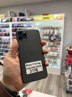 iPhone 11 Pro Max Unlocked 64GB + Free charger + With warranty