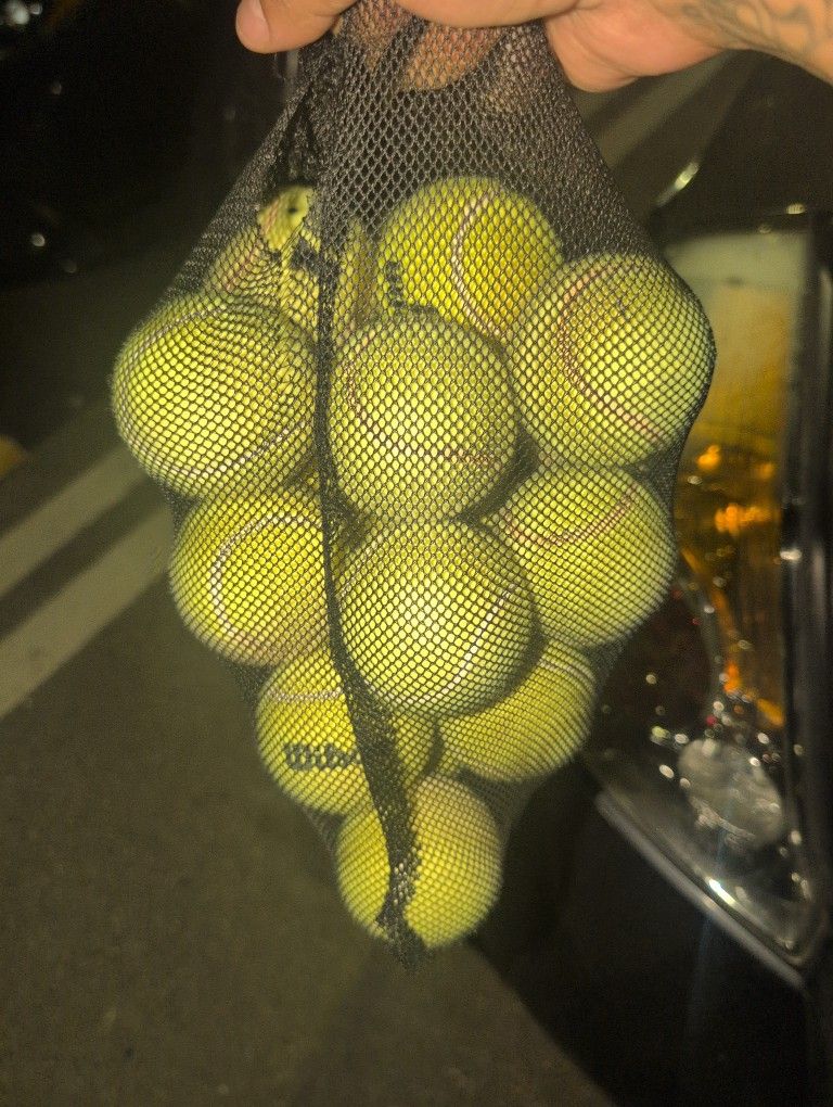 Wilson Tennis Balls Like New