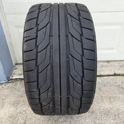 Like New 305/35ZR19 Nitto NT555 G2 Tire