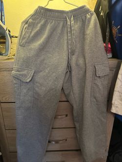 Light grey PRO-CLUB sweatpants, size small.