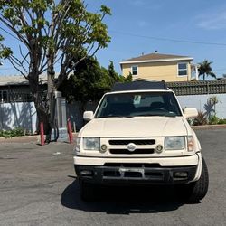 vendo nissan exterra en boeb estado $2,500