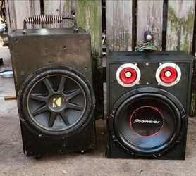 300 watt kicker competition 12-in and a 12 inch pioneer 400 w both of them $40