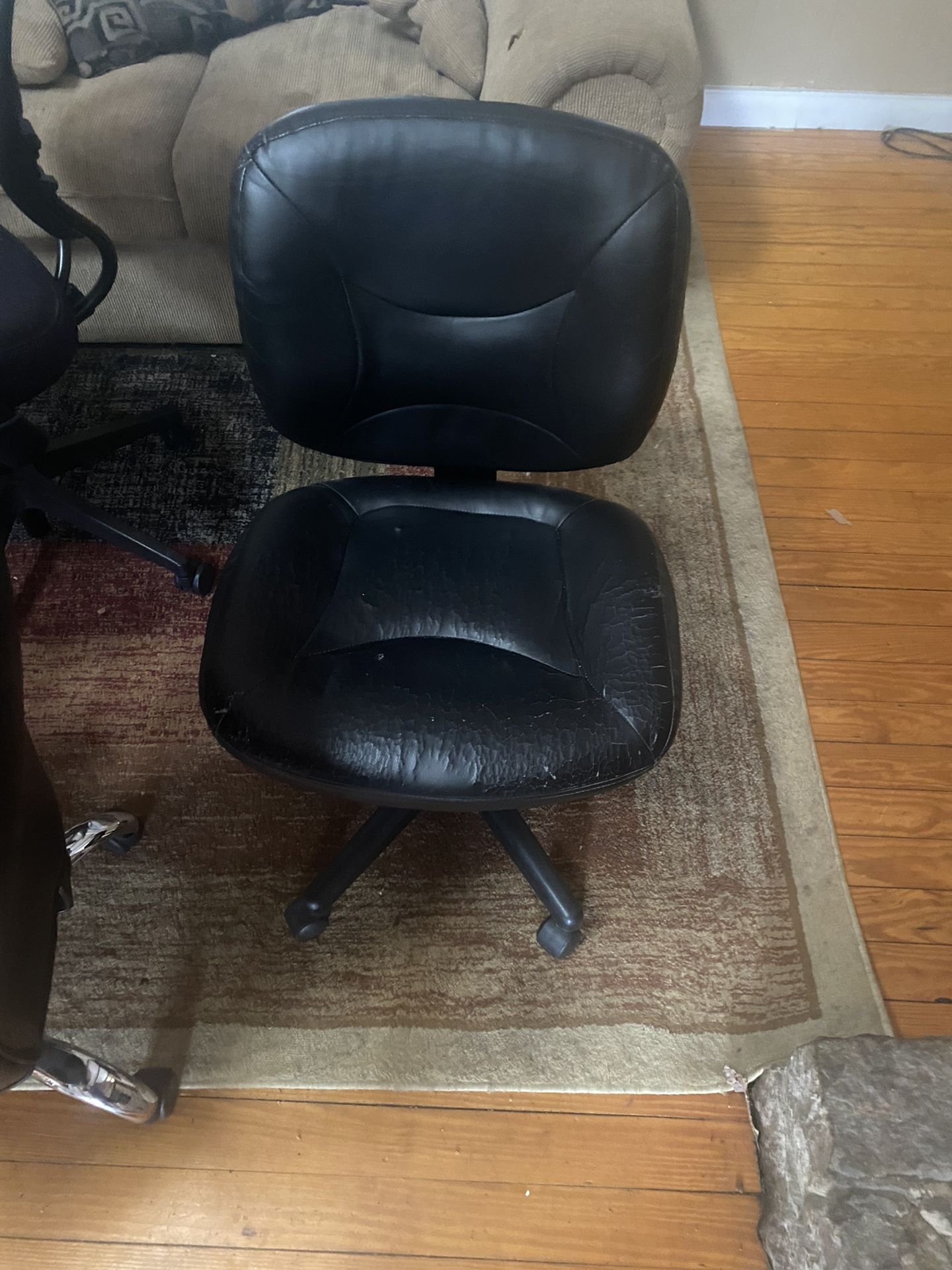 Office Chair Need Gone ASAP TELL ME A FAIR PRICE