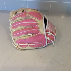 Girls Wilson t-ball glove