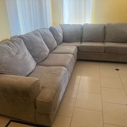 Sectional Couches 