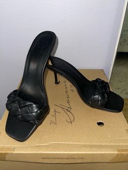 Zapatos de mujer/ Women’s shoes.   Size 7