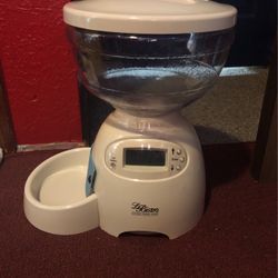 Automatic Pet Feeder 