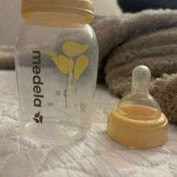 Medela baby Bottles 