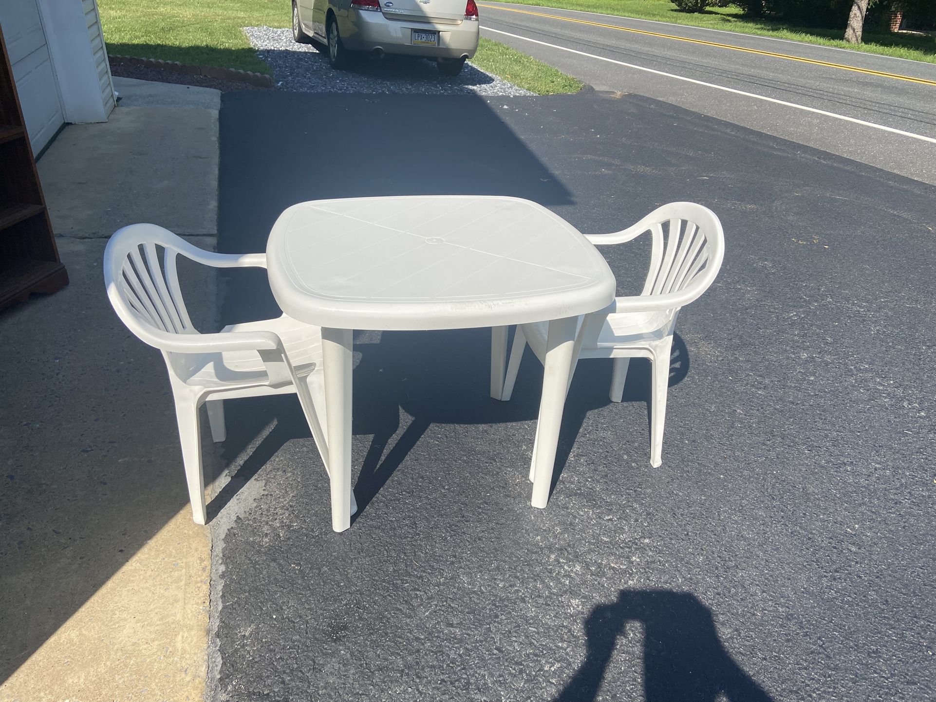 Patio Table With 2 Chairs
