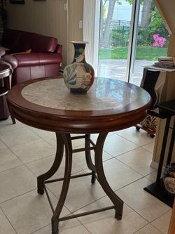 Round Accent / Pub Table