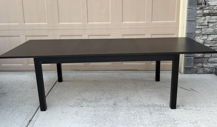 Long Extandable Dinning Table