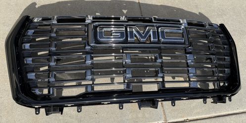 2025 GMC Yukon Denali Ultimate XL Chrome Trim, Rack And Grill