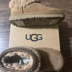 Uggs Size 1 (kids)