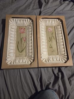 (2) Ceramic Wall Hangers 