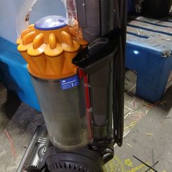 Dyson Vacuum DC 40