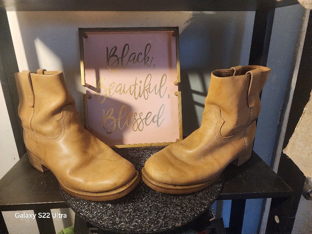 DURANGO BOOTS SIZE 10