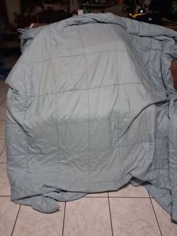 Twin comforter