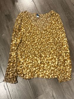 Old Navy gold & brown floral long sleeve blouse in a L