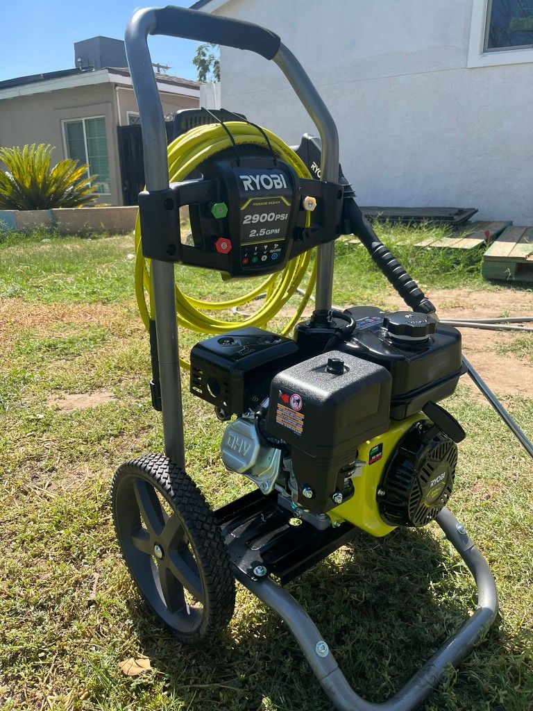 RYOBI
2900 PSI 2.5 GPM Cold Water Gas Pressure Washer with 212cc Engine